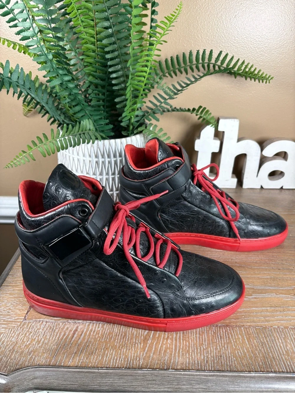 Leandro Lopes Men's Black High-Top Sneakers with Red Soles and Laces Size 7